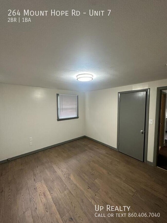 Foto del edificio - 264 Mt Hope Rd