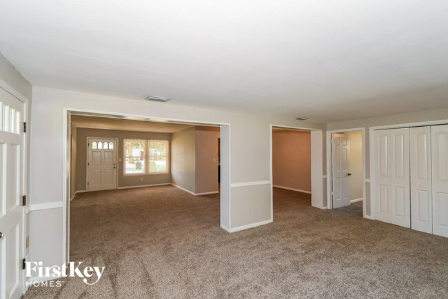 Building Photo - 8017 Santillo Dr