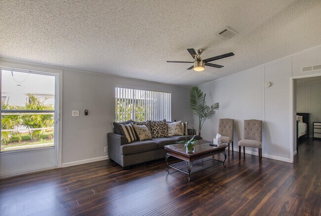 Building Photo - 1520 SW 66th Ave