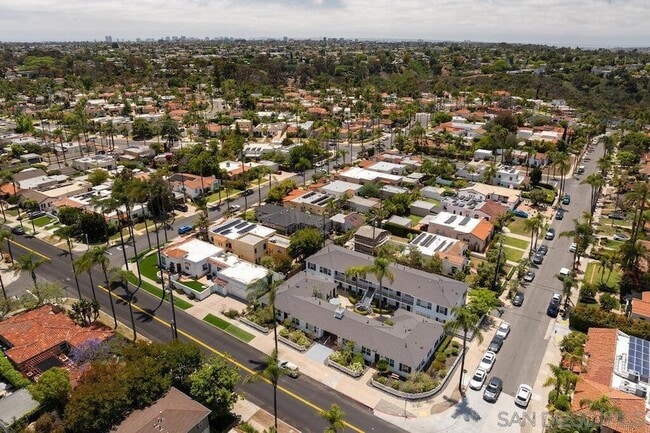 Building Photo - 5060 Marlborough Dr