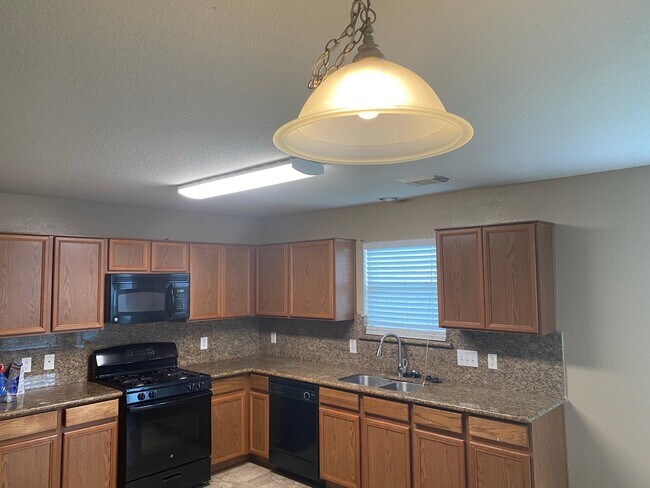 Foto del edificio - 2630 Skyview Shadows Ct