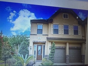 Building Photo - 11627 Royal Oaks Trce