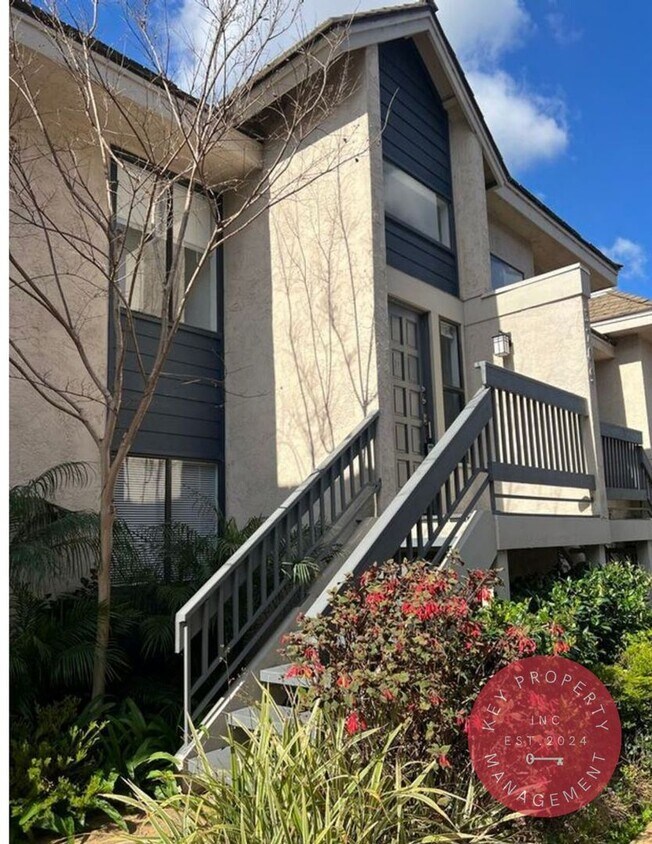 Primary Photo - luxurious 3-story condo with stunning view...