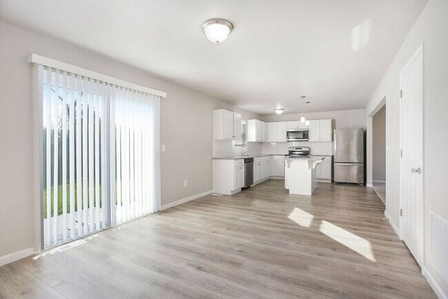 Foto del edificio - 59592 Glidden St