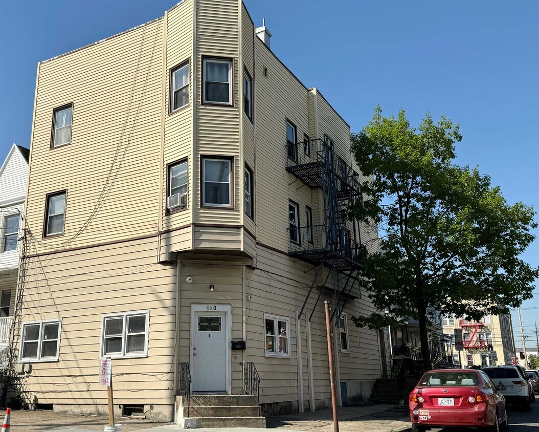 460 Mercer St Unit 1, Jersey City, NJ 07302 Condo for Rent in Jersey