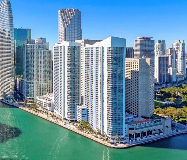 Foto del edificio - 335 S Biscayne Blvd