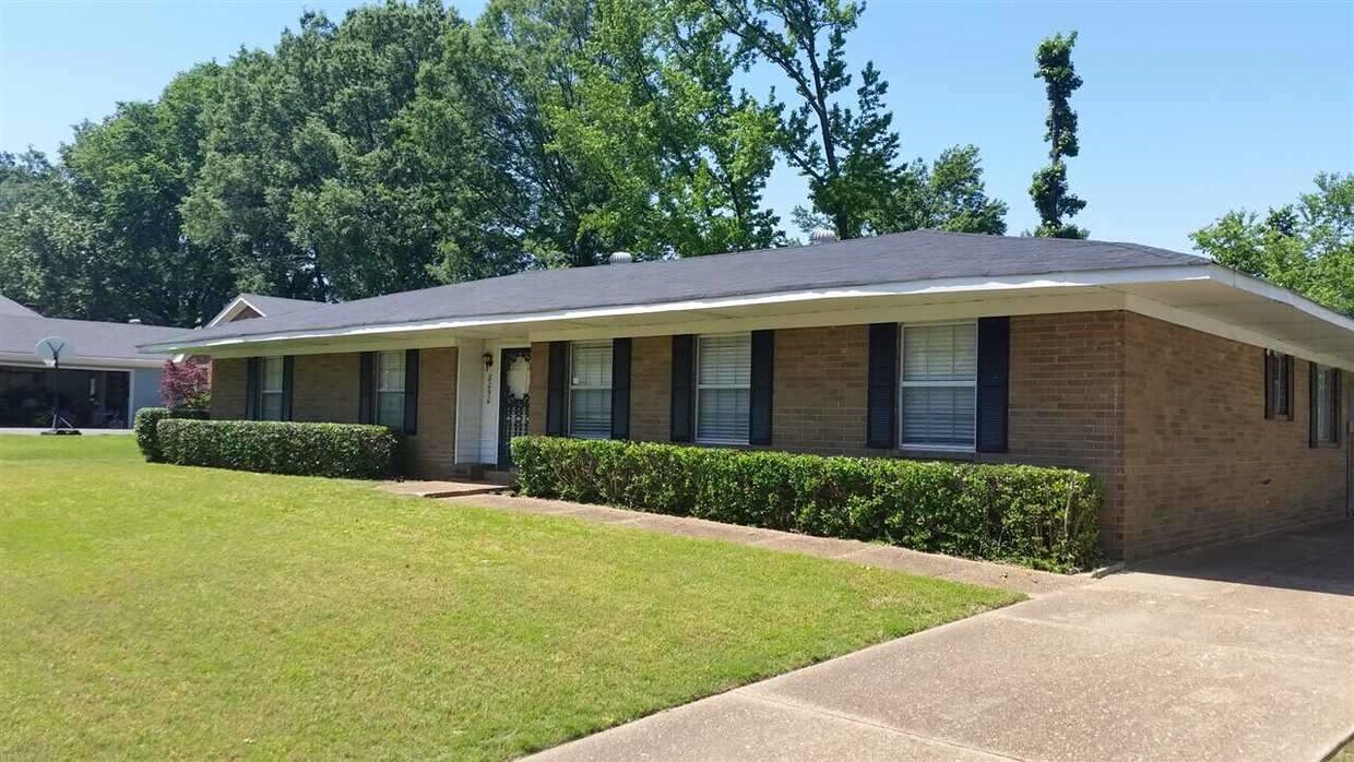 Foto principal - 8050 Neshoba Rd