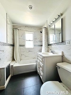 Building Photo - 21-24-24 29th St