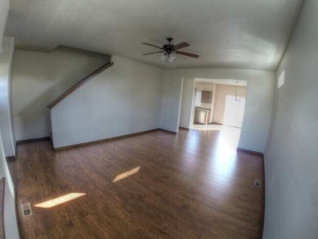 Building Photo - 2 Story in The Landings!