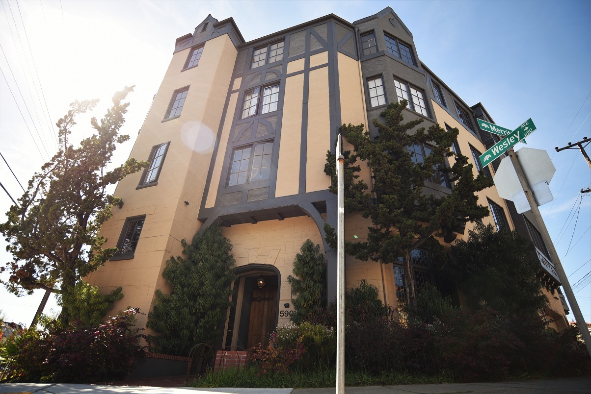 Primary Photo - 590 Merritt Ave