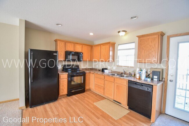 Foto del edificio - 2 br, 2.5 bath House - 15203 Townsend Ave