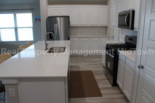 Foto del edificio - Modern 3-Bedroom Home in Prime Forney Loca...