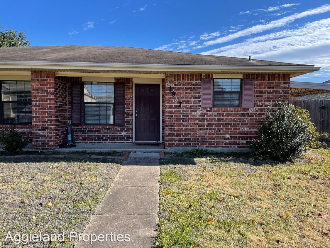Foto principal - 3 br, 2 bath House - 1907 Woodsman - 1