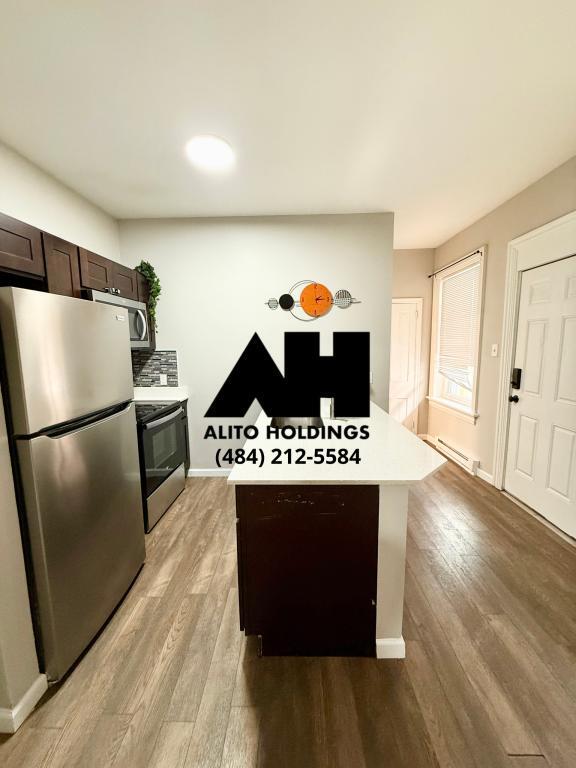 Building Photo - 1025 W Turner St