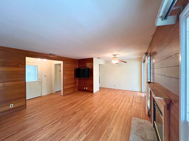 Foto del edificio - 11043 Babbitt Ave