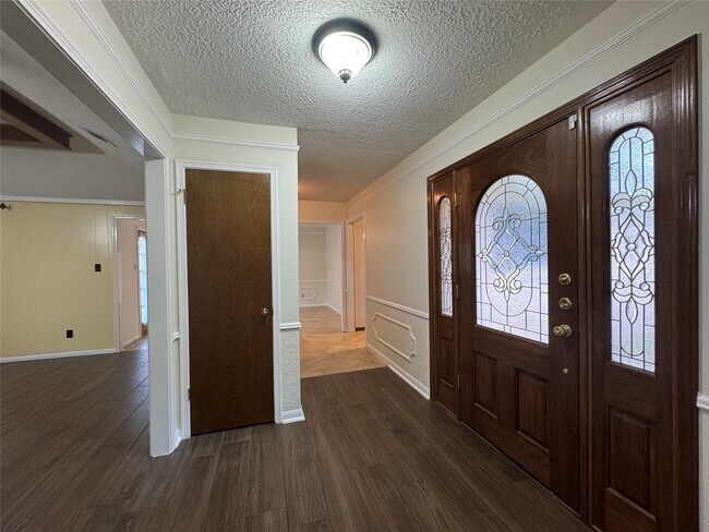 Foto del edificio - 5435 Mossy Timbers Dr