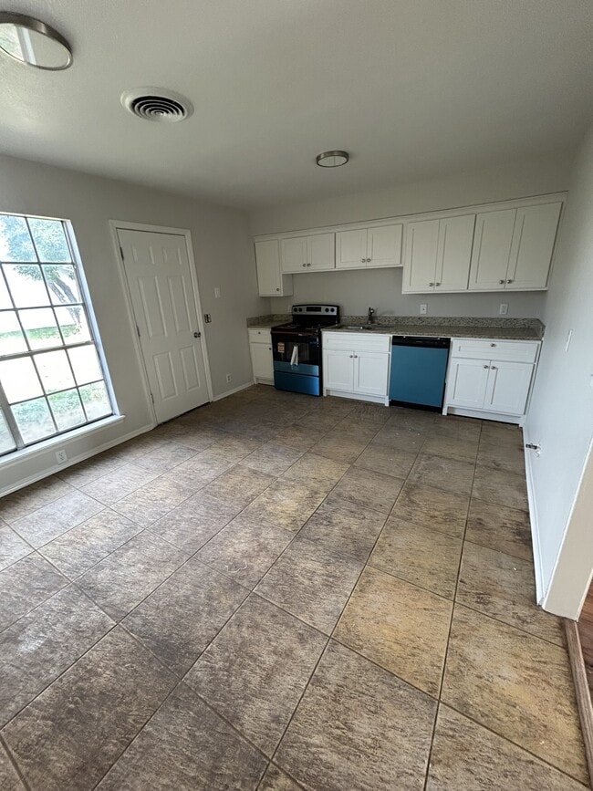 Foto del edificio - 3603 S Hughes St