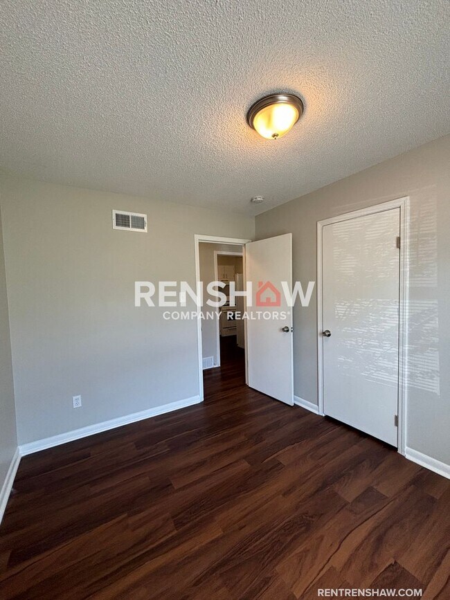 Foto del edificio - Schedule a Tour Today for this 3 Bed / 1 B...