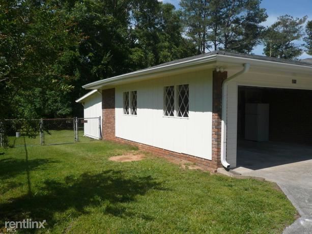 Building Photo - 3 br, 2 bath House - 3015 NE Robinson