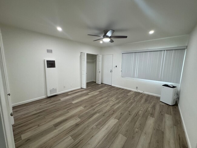 Building Photo - Crestwood Apartments