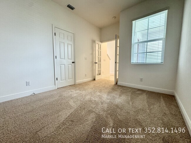 Foto del edificio - 1861 Ross Hammock Ave