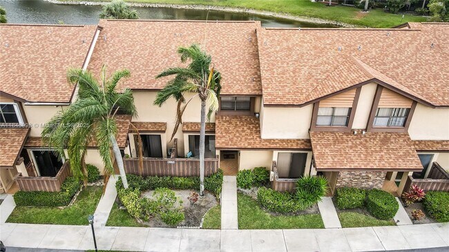 Foto del edificio - 3952 Cocoplum Cir