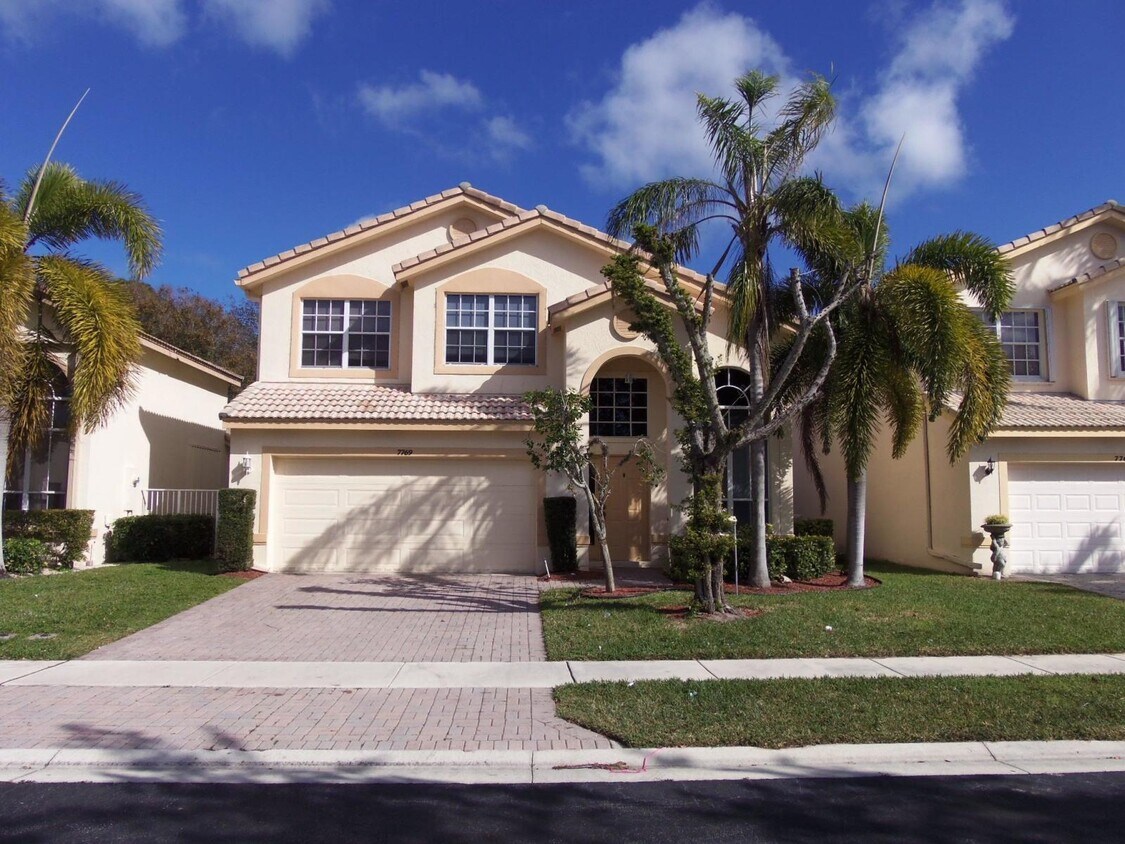 Primary Photo - 7769 Colony Lake Dr