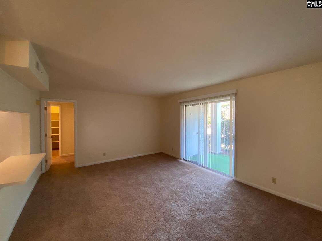 Foto principal - 5225 Clemson Ave