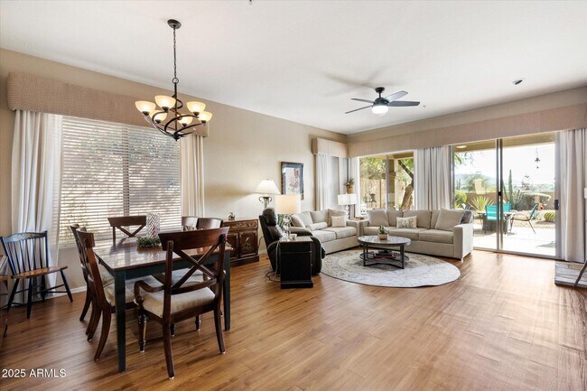 Foto del edificio - 10527 E Tierra Buena Ln