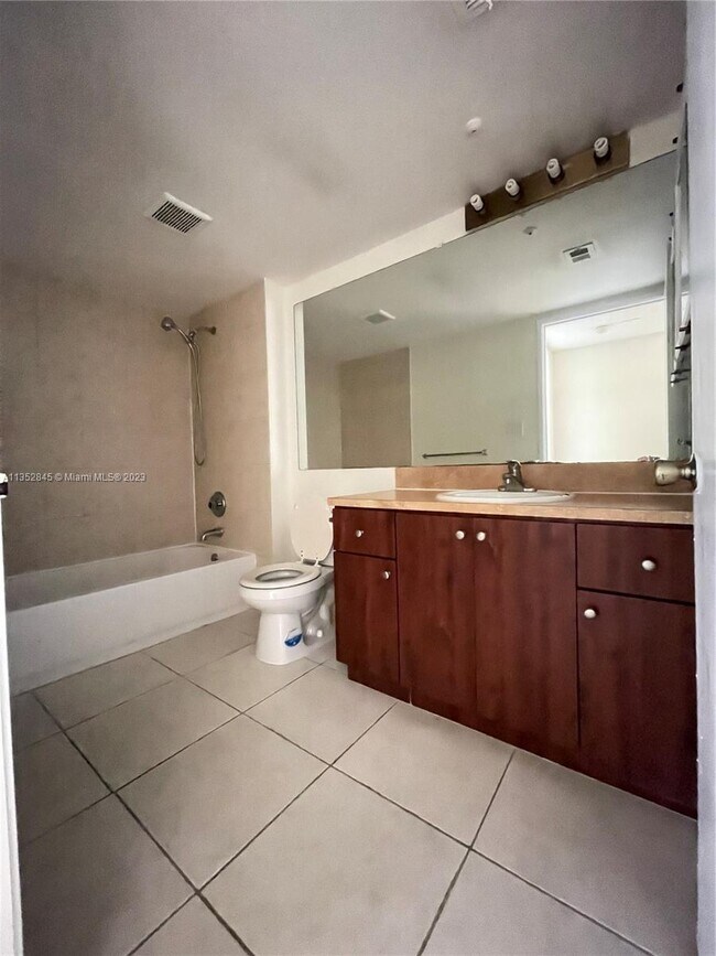 Foto del edificio - 8423 Coral Lake Way