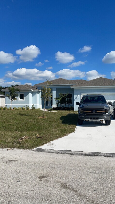 Front of house - 3621 SW Haines St