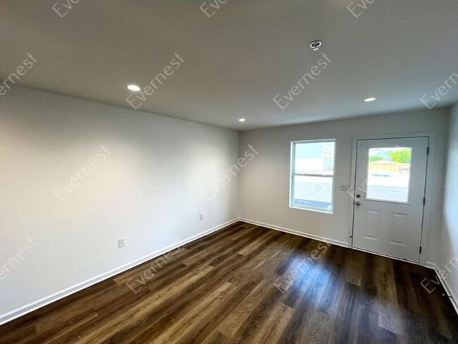 Foto del edificio - 60 Kensley Ln