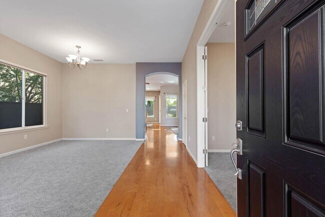 Building Photo - 3260 Mount Tamalpais Dr