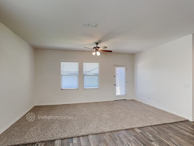 Foto del edificio - 20205 W Woodlands Ave