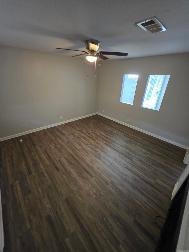 Foto del edificio - 8904 Merrymen Rd