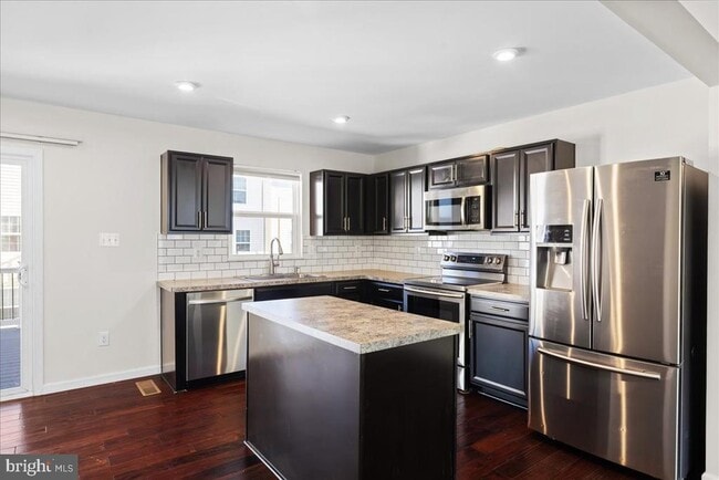 Building Photo - 109 Lance Wy