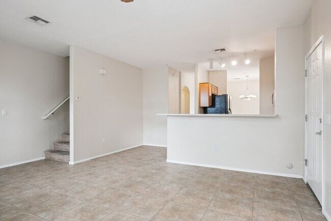 Foto del edificio - Charming 3-bed, 2-bath townhome in gated community!