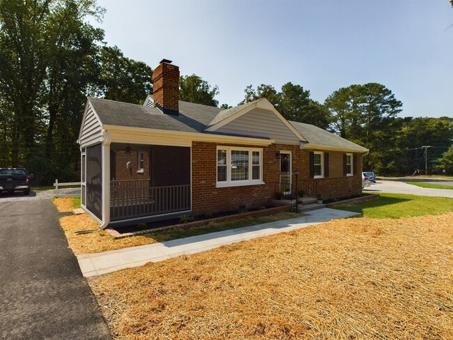 Building Photo - 709 N Parham Rd