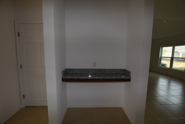 Foto del edificio - 9365 St Therese St.