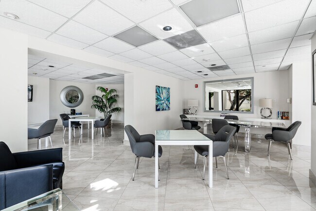 Building Photo - 5420 N Ocean Dr