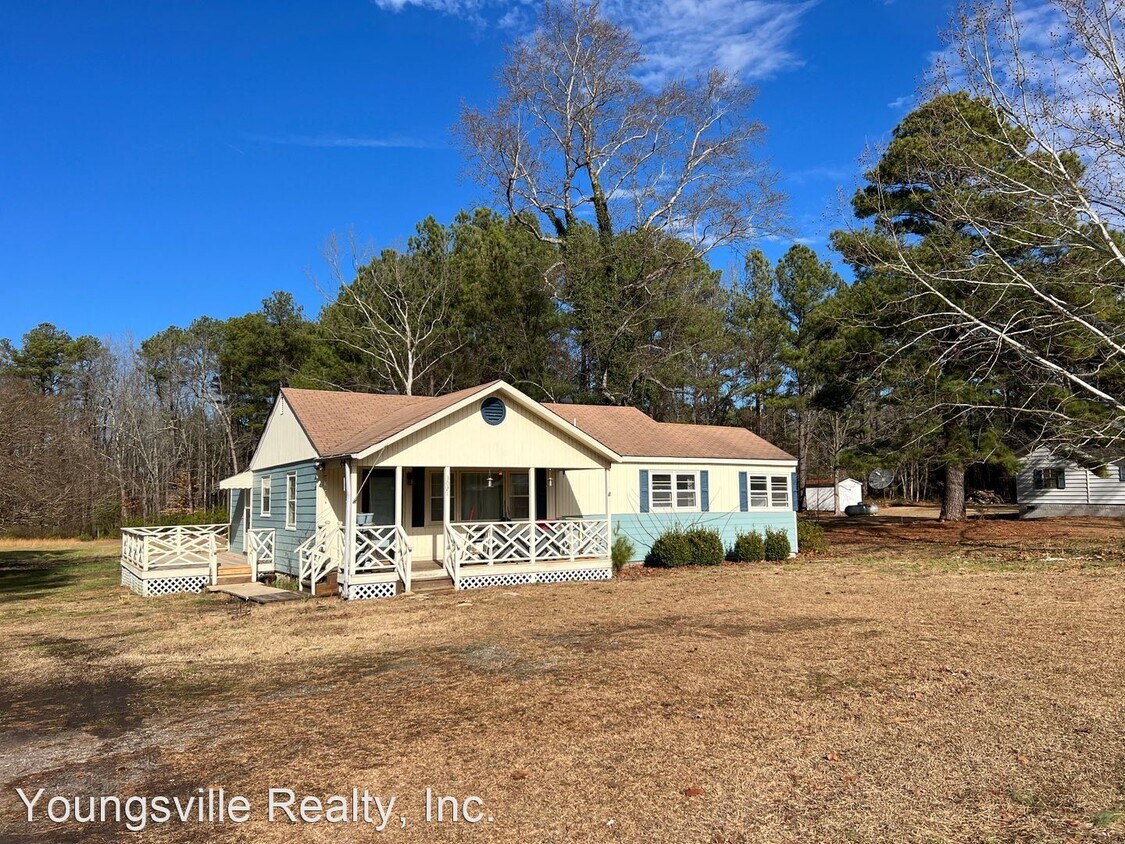 3 br, 1 bath House 3021 NC 561 Hwy House Rental in Louisburg, NC