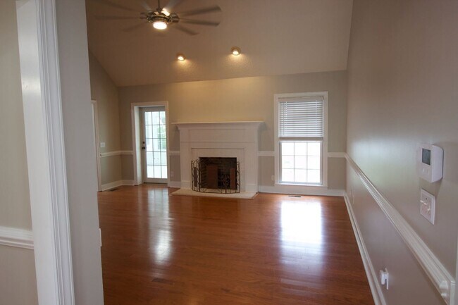 Foto del edificio - 4407 Treetops Cir