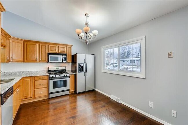 Building Photo - 389 Navajo Trail, Buffalo Grove, IL, 60089