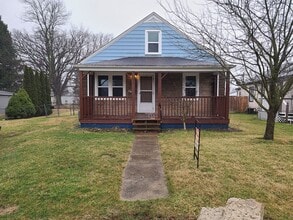 Building Photo - 889 Idlewilde Ave