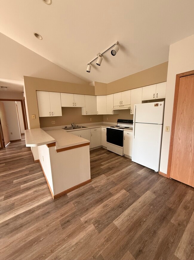 Building Photo - 201 Kearney Way