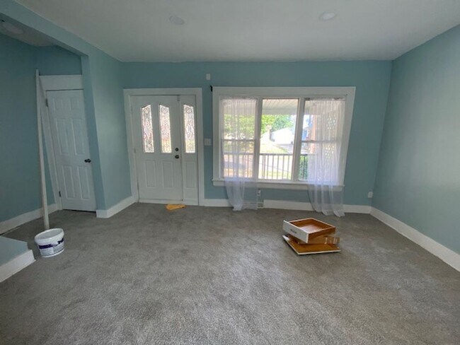 Foto del edificio - Freshly Renovated 4BR with Big Backyard Vibes