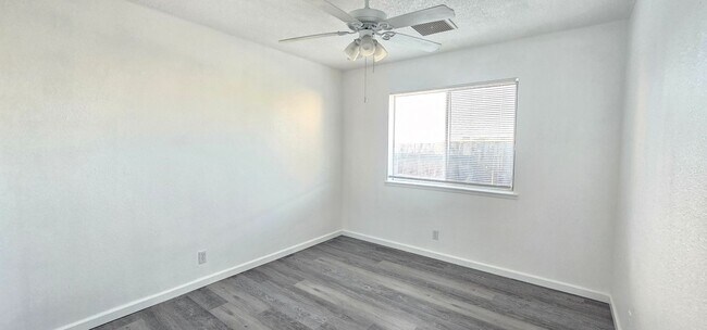 Building Photo - 1533 N Erwin St