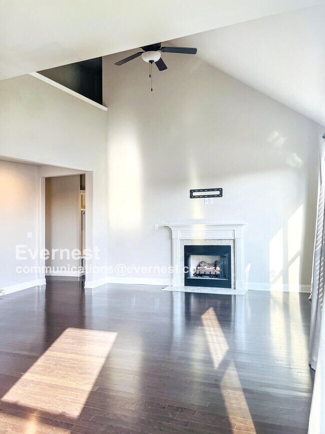 Foto del edificio - 2951 Stewart Campbell Pointe