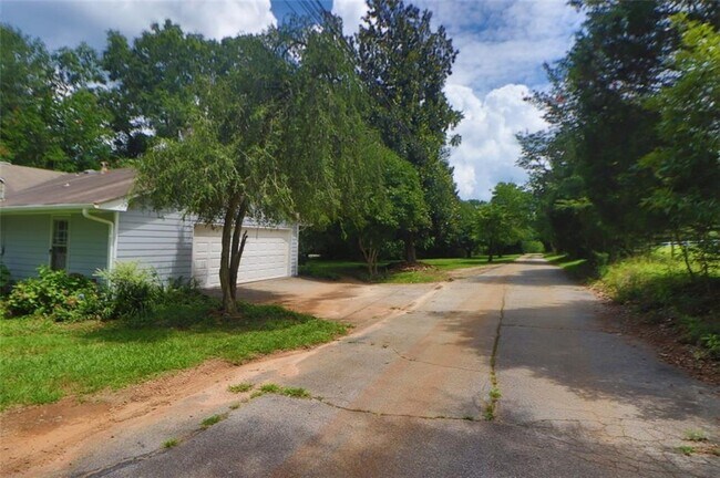 Building Photo - 4191 Campbell Rd