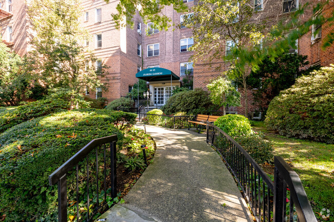 Building Photo - Florida Gardens